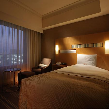โรงแรมโอคุระ ฟูกูโอกะ ฟูกุโอกะ ภายนอก รูปภาพ A room at the hotel