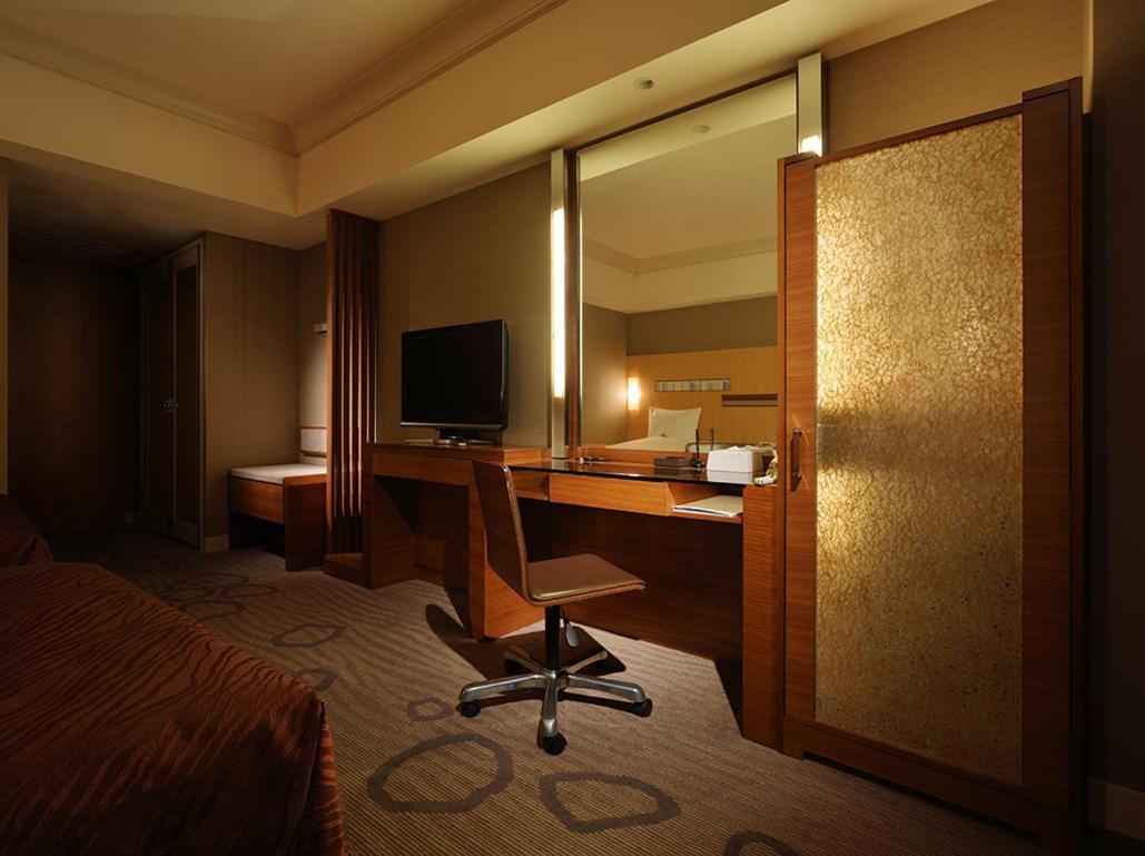 โรงแรมโอคุระ ฟูกูโอกะ ฟูกุโอกะ ภายนอก รูปภาพ A room at the hotel