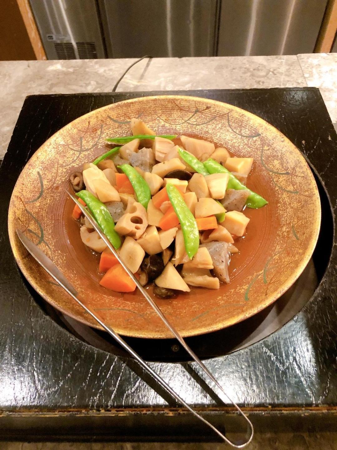โรงแรมโอคุระ ฟูกูโอกะ ฟูกุโอกะ ภายนอก รูปภาพ A dish of shimeji mushrooms