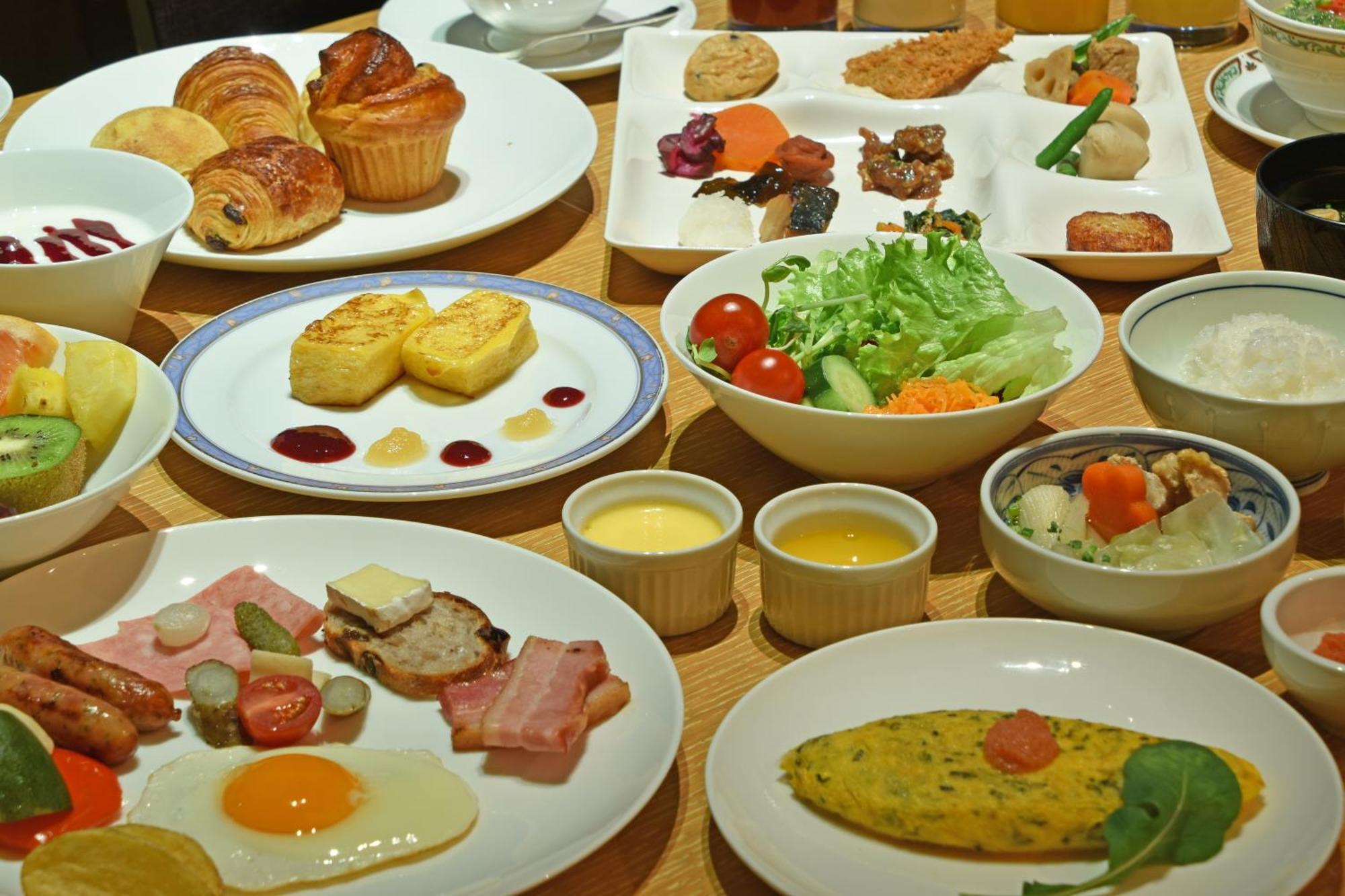 โรงแรมโอคุระ ฟูกูโอกะ ฟูกุโอกะ ภายนอก รูปภาพ A Japanese breakfast