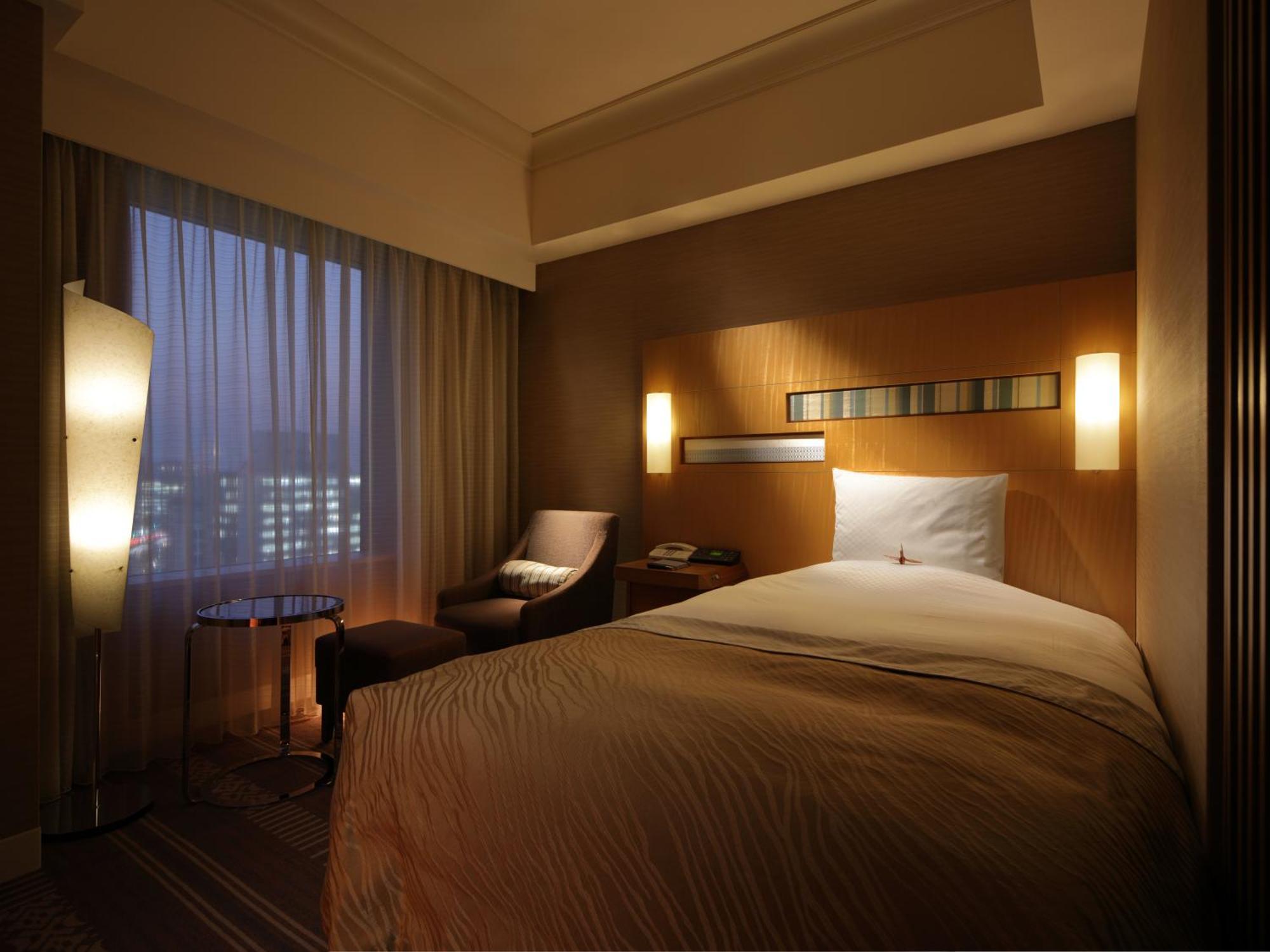 โรงแรมโอคุระ ฟูกูโอกะ ฟูกุโอกะ ภายนอก รูปภาพ A room at the hotel