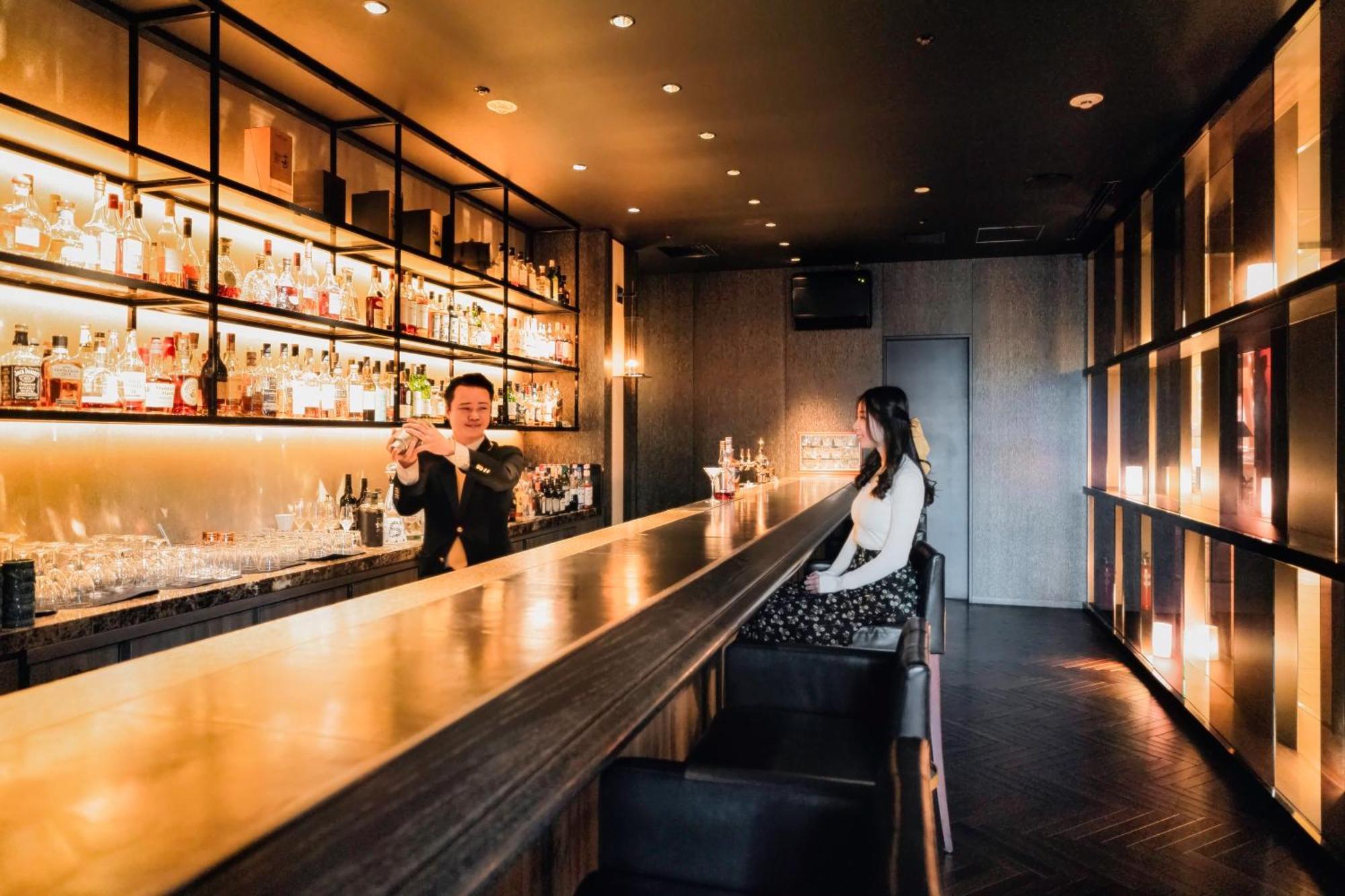 โรงแรมโอคุระ ฟูกูโอกะ ฟูกุโอกะ ภายนอก รูปภาพ The bar at the 360° Sky Lounge