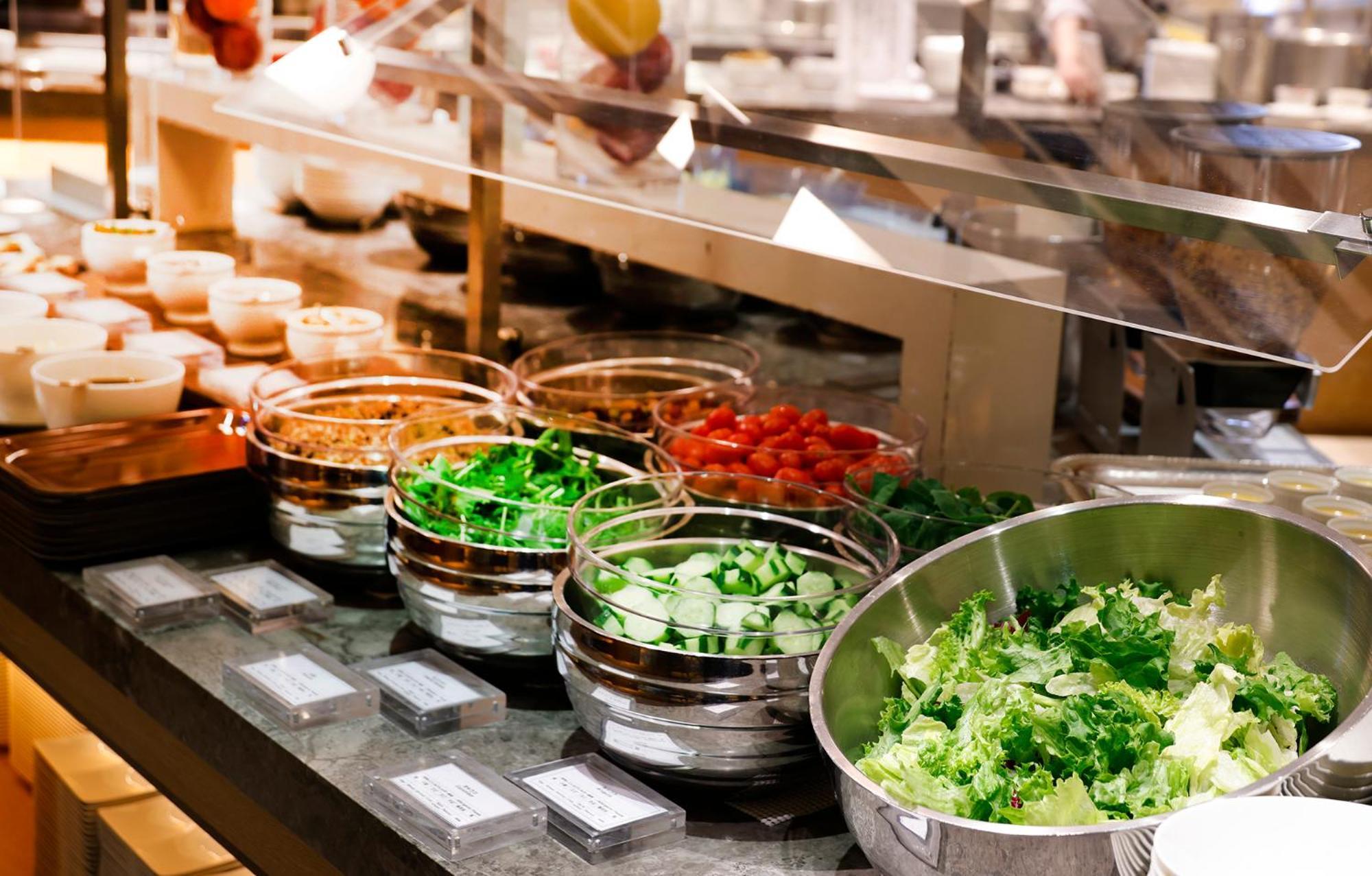 โรงแรมโอคุระ ฟูกูโอกะ ฟูกุโอกะ ภายนอก รูปภาพ A salad bar