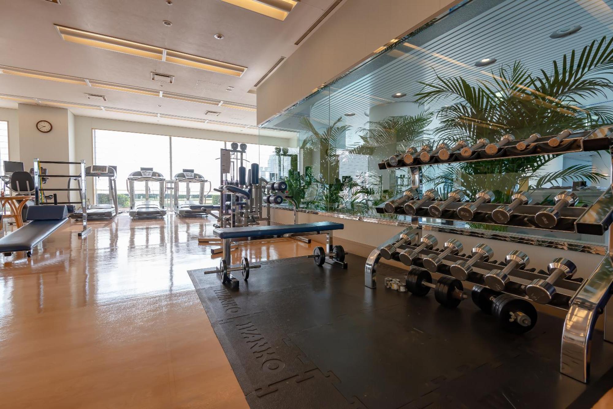 โรงแรมโอคุระ ฟูกูโอกะ ฟูกุโอกะ ภายนอก รูปภาพ The gym at the Ritz-Carlton, Dubai