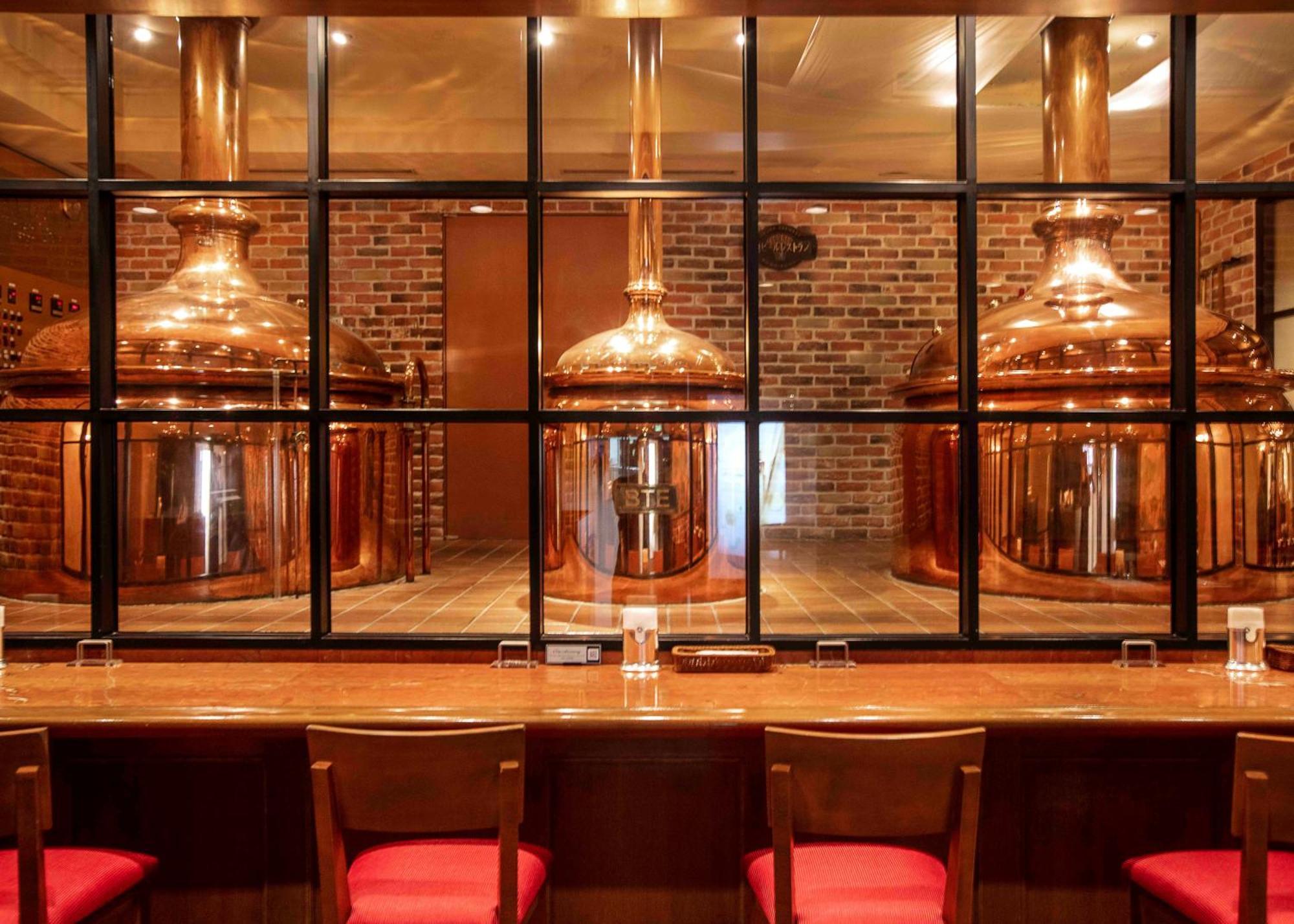 โรงแรมโอคุระ ฟูกูโอกะ ฟูกุโอกะ ภายนอก รูปภาพ The three stills at the Nikka Whisky Museum