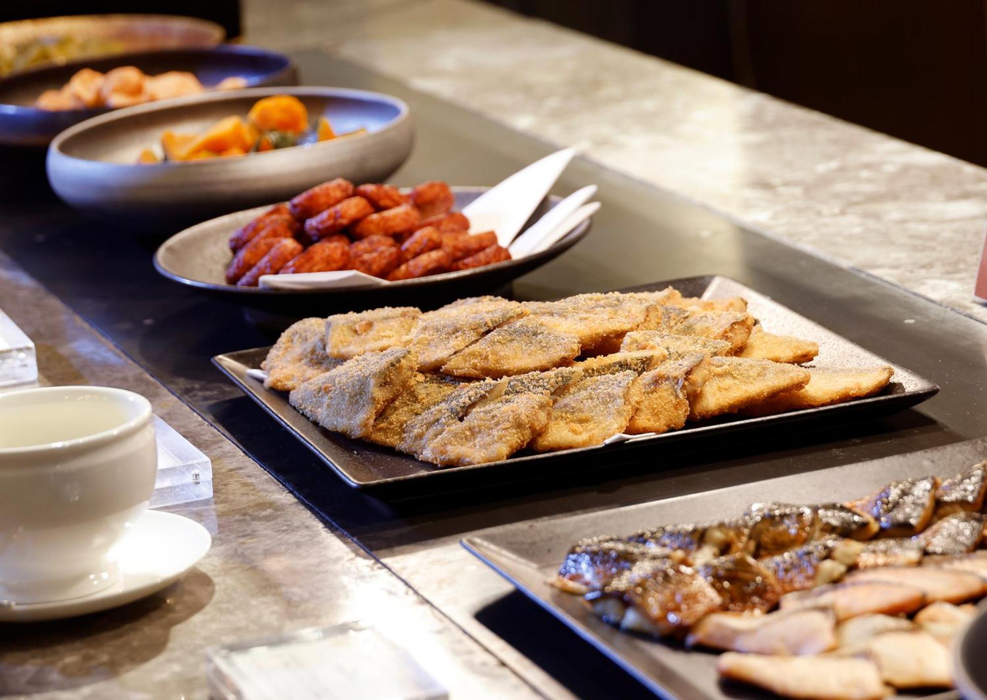 โรงแรมโอคุระ ฟูกูโอกะ ฟูกุโอกะ ภายนอก รูปภาพ A selection of tapas