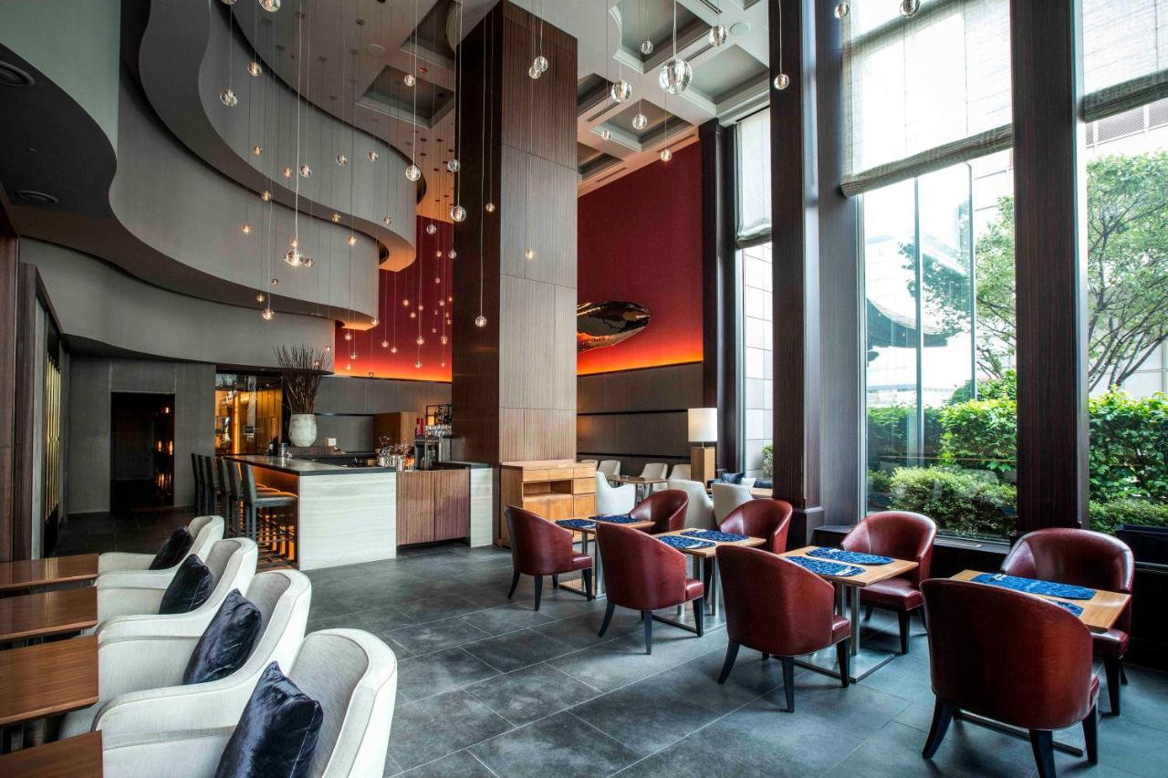 โรงแรมโอคุระ ฟูกูโอกะ ฟูกุโอกะ ภายนอก รูปภาพ The lounge at the hotel