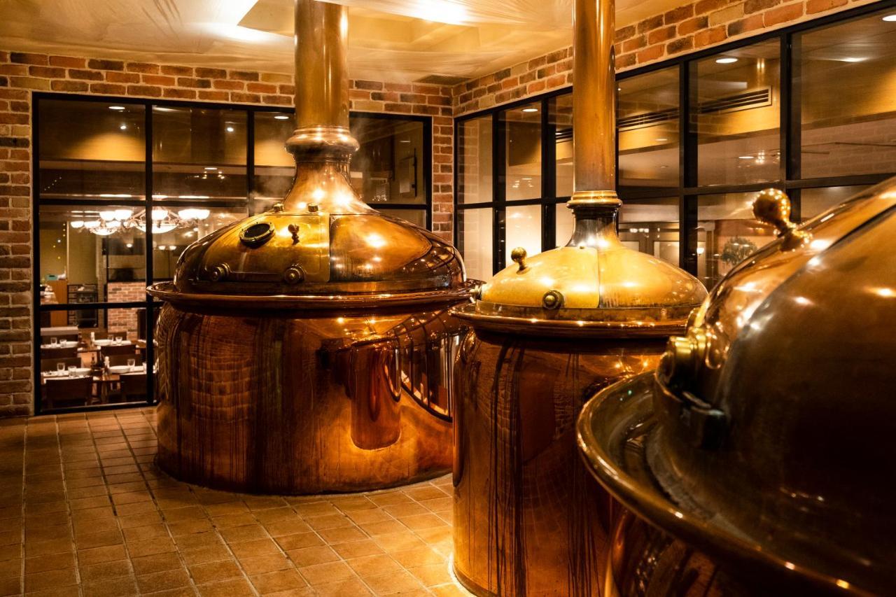 โรงแรมโอคุระ ฟูกูโอกะ ฟูกุโอกะ ภายนอก รูปภาพ Brewing vessels at the Old Brewery Store